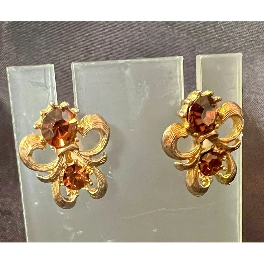 Vintage 1960s Gold Clip-On Earrings Copper‎ Orange Rhinestone Scroll Pat Pending